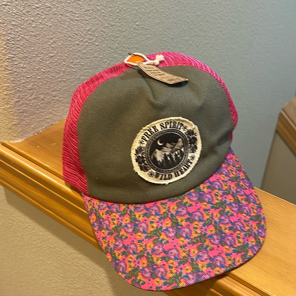 Natural life hat